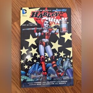 DC Comics Graphic Novel Harley Quinn Vol. 1: Hot in the City, hard cover